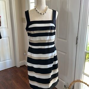 *SOLD*. White House Black Market Size 14 Dress